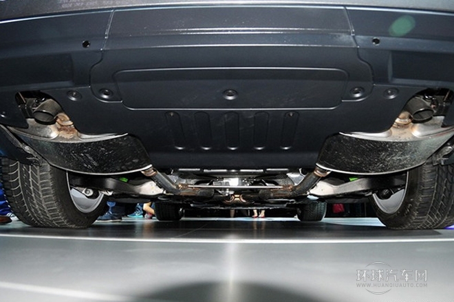 2014款 3.0 TDV6 Vogue SE 創世加長版