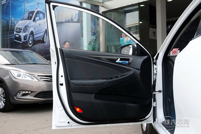 2013款 1.6L 自動(dòng)俊酷型 國(guó)V