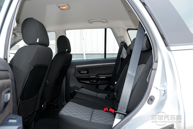 2012款 智尊版 綠靜2.0T手動四驅舒適型