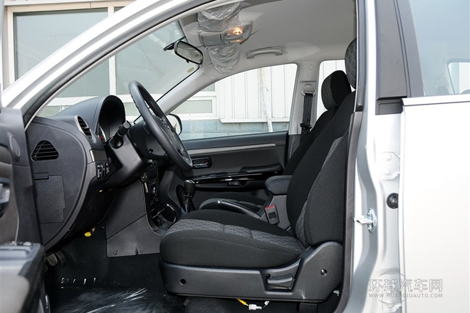 2012款 智尊版 綠靜2.0T手動四驅舒適型