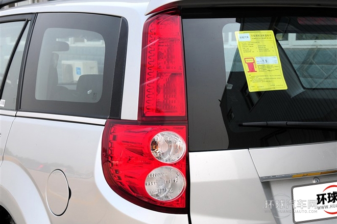 2012款 智尊版 綠靜2.0T手動四驅舒適型