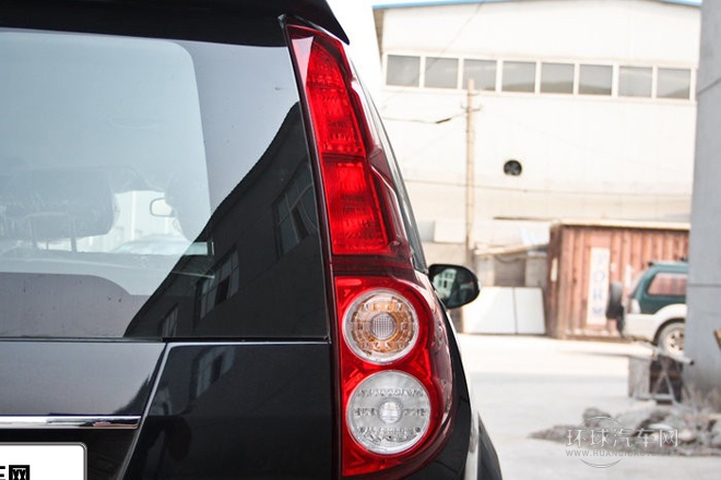 2012款 智尊版 綠靜2.0T手動兩驅舒適型