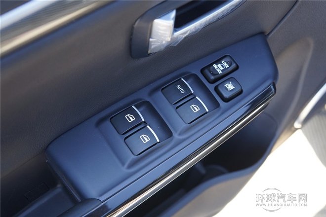 2013款 智尊版 2.0T手動兩驅尊貴型