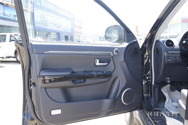 2013款 智尊版 2.0T手動(dòng)兩驅(qū)尊貴型