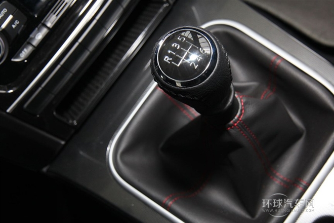 2013款 智尊版 2.0T手動(dòng)兩驅(qū)精英型