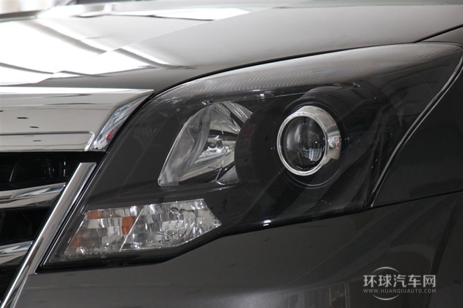 2013款 智尊版 2.0T手動兩驅精英型