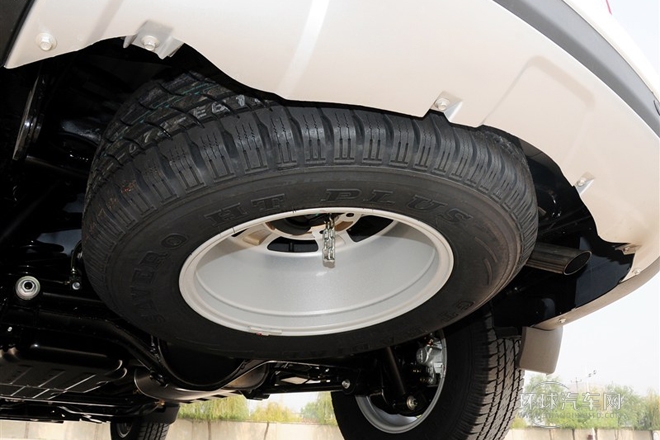 2012款 智尊版 綠靜2.0T自動四驅舒適型