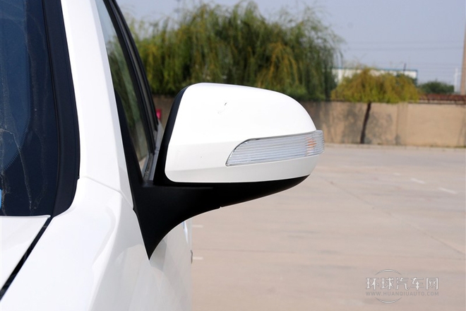 2012款 智尊版 綠靜2.0T自動四驅舒適型