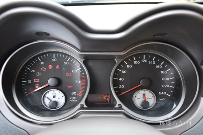 2013款 三廂 1.5L 手動精英型