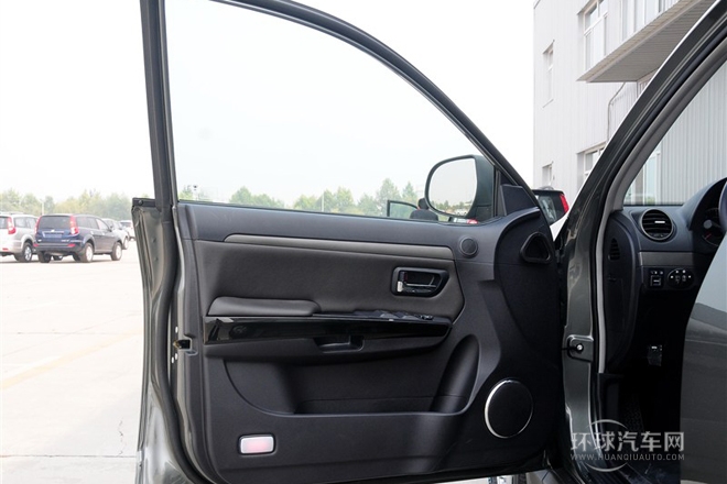 2012款 智尊版 綠靜2.0T自動兩驅舒適型