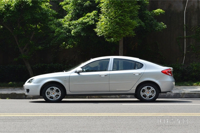 2013款 三廂 1.5L 手動(dòng)精英型