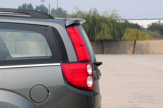 2012款 智尊版 綠靜2.0T自動兩驅舒適型