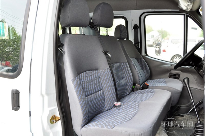 2013款 2.8T柴油普通型短軸中頂國IV