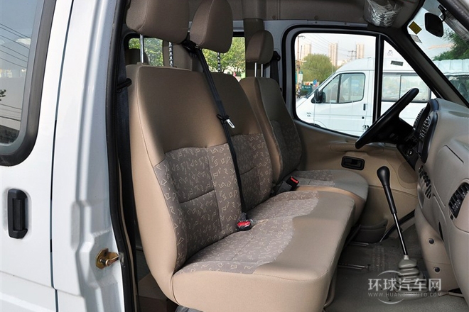 2013款 2.8T柴油普通型長軸中頂國IV