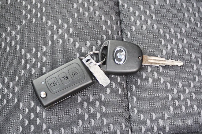 2012款 歐風版 綠靜2.0T手動兩驅舒適型