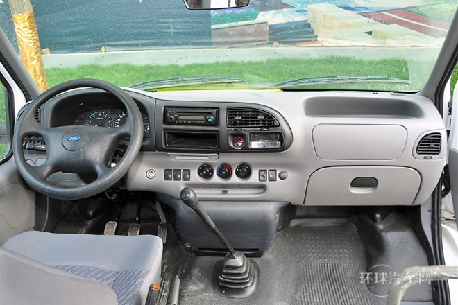 2013款 2.8T柴油后單胎型加長軸中頂國IV