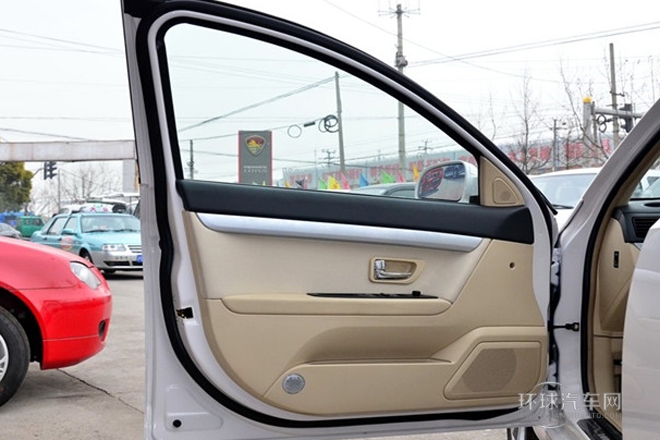 2012款 三廂 1.8L 手動風尚版