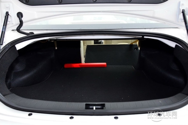 2012款 三廂 1.8L 手動風尚版