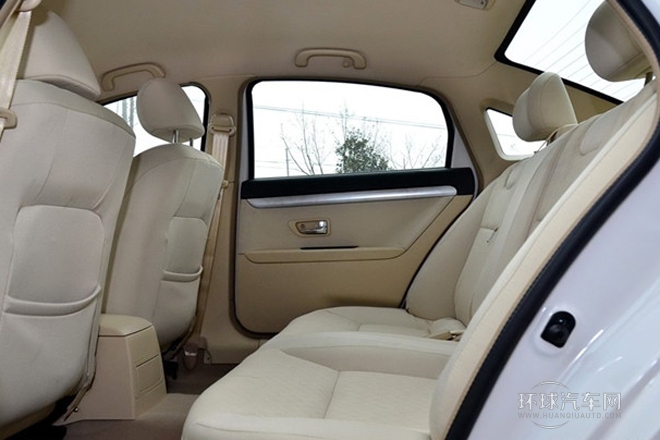 2012款 三廂 1.8L 手動風尚版