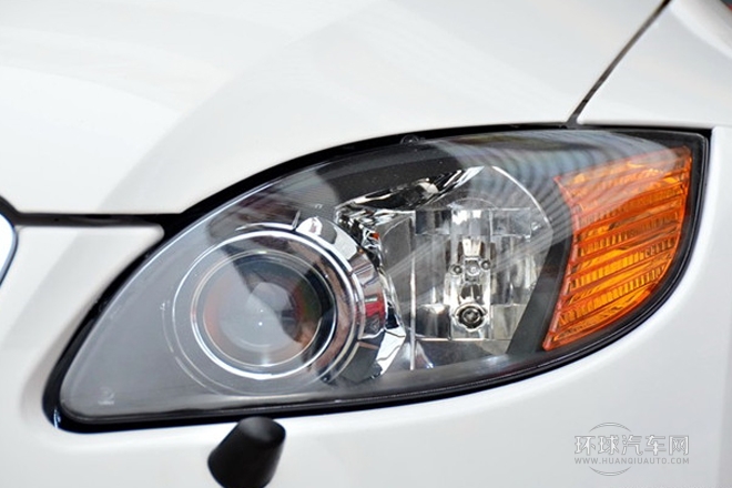 2012款 三廂 1.8L 手動(dòng)風(fēng)尚版