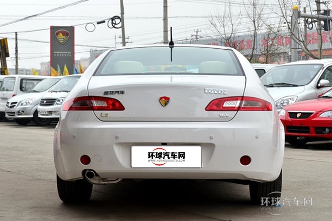 2012款 三廂 1.8L 手動風尚版