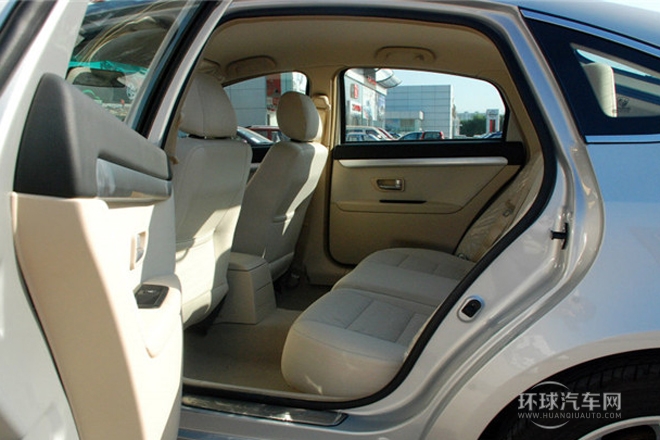 2012款 三廂 1.8L 手動尊貴型