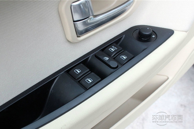 2012款 三廂 1.8L 自動風尚版