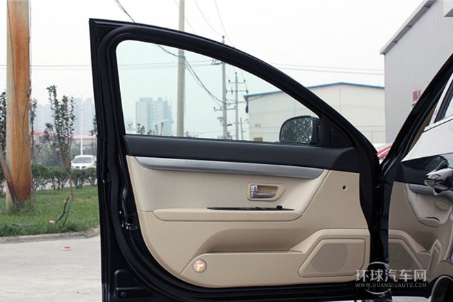 2012款 三廂 1.8L 自動風(fēng)尚版