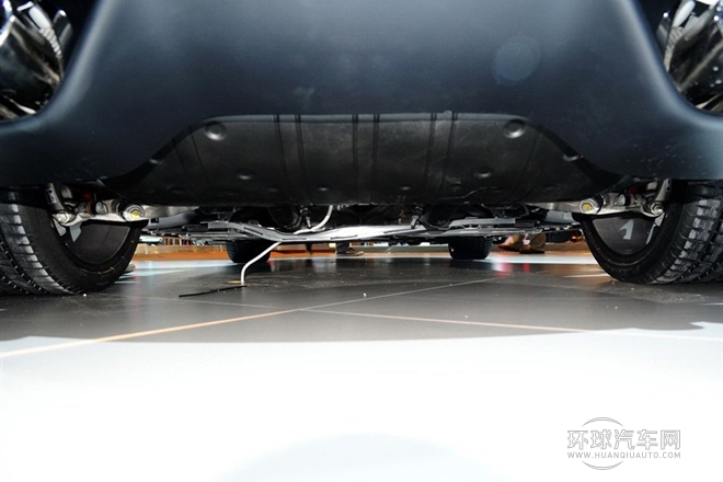 2015款 5.0T R 硬頂版