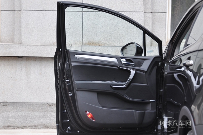 2014款 1.5L 手動(dòng)豪華型