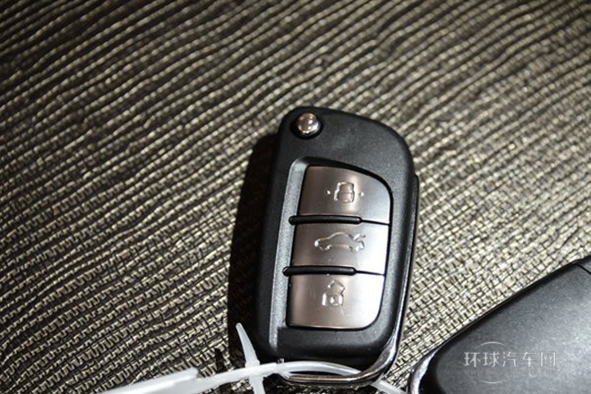 2014款 1.5L 手動豪華智能型