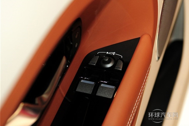 2013款 2.0T 3門耀致版