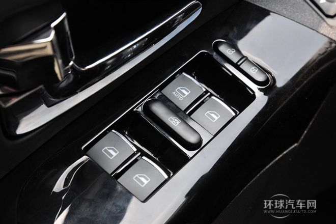 2014款 2.0T 8AT 自動創享版