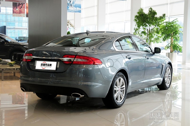 2014款 XF 2.0T 風(fēng)華版