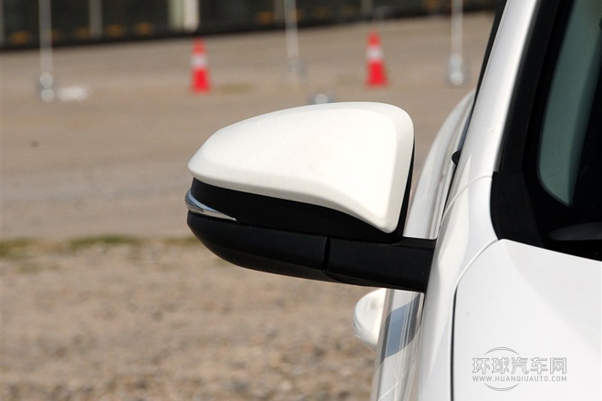 2013款 2.0L CVT兩驅(qū)都市版