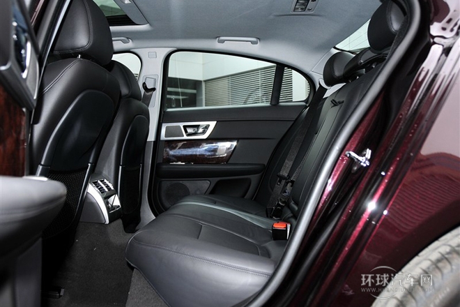 2014款 XF 2.0T 豪華版