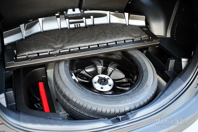 2013款 2.5L 自動四驅豪華版