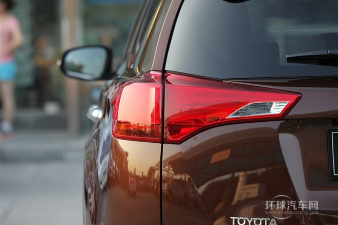 2013款 2.5L 自動四驅豪華版