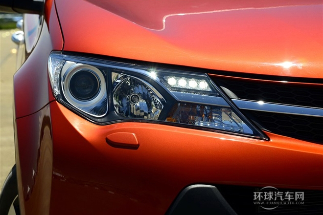 2013款 2.5L 自動四驅尊貴版