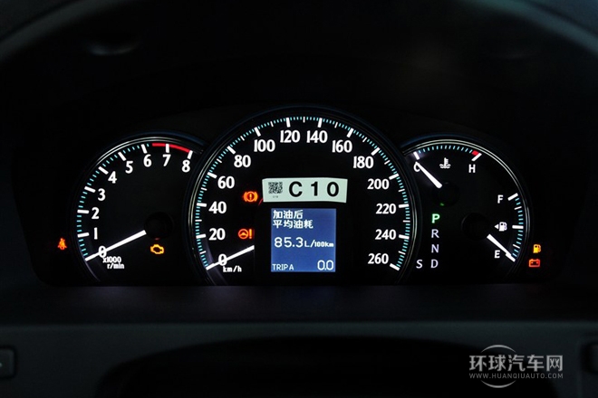 2012款 V6 2.5L Royal 真皮版