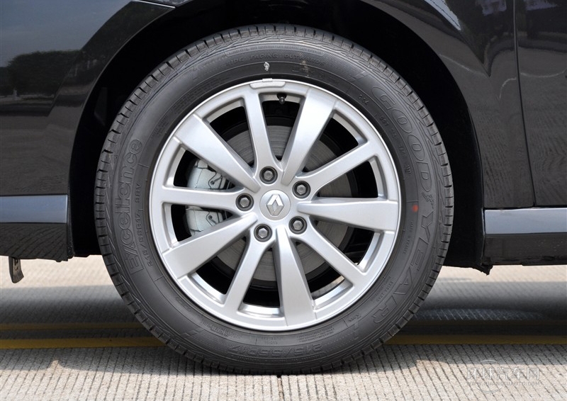 2011款 2.0T 豪華導(dǎo)航版