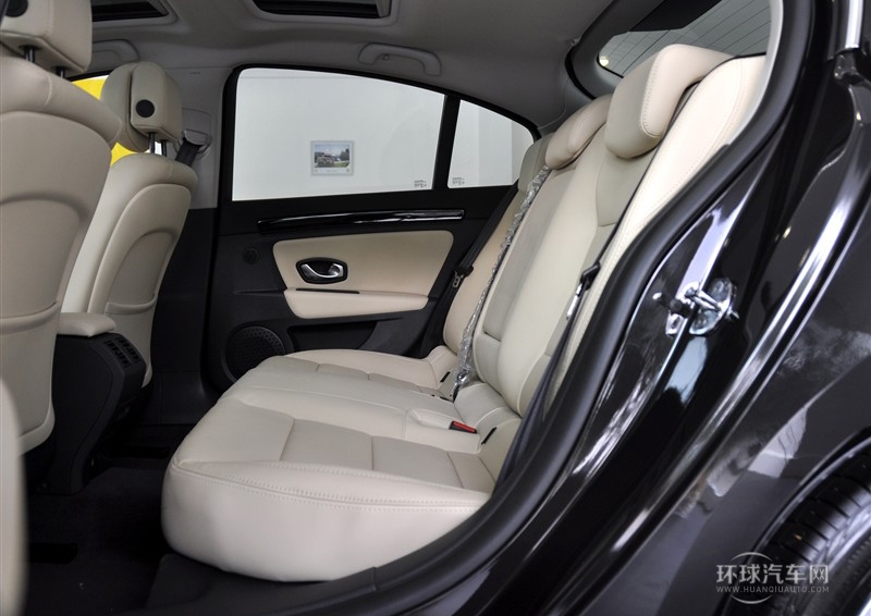 2011款 2.0T 豪華導(dǎo)航版