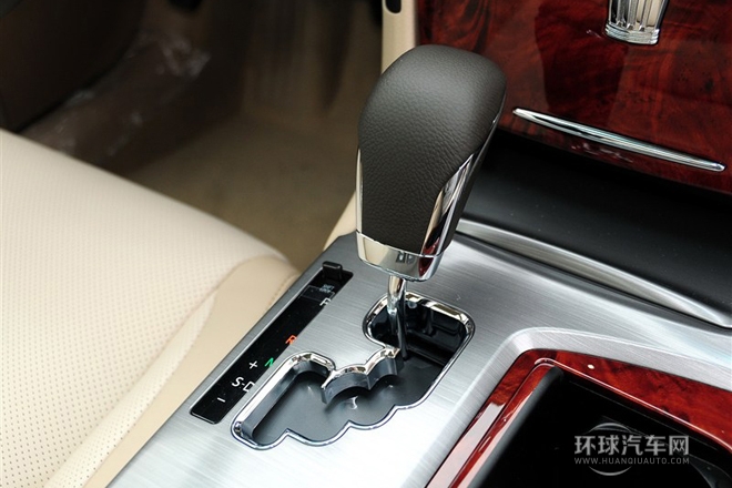 2012款 V6 2.5L Royal 導(dǎo)航版