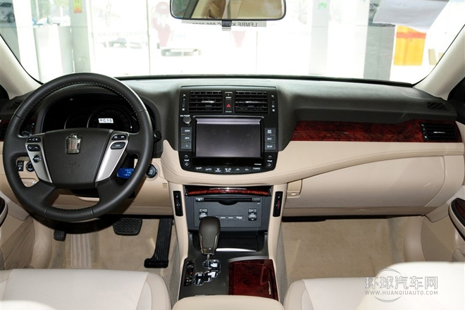 2012款 V6 2.5L Royal 舒適版
