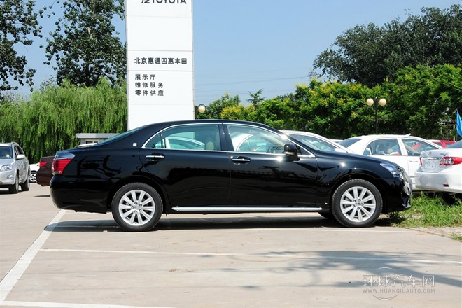 2012款 V6 2.5L Royal Saloon尊貴版