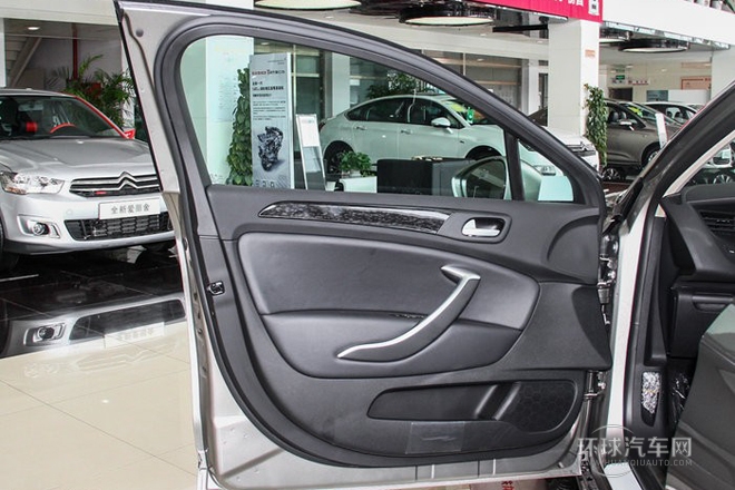 2014款 2.0L 自動尊享型