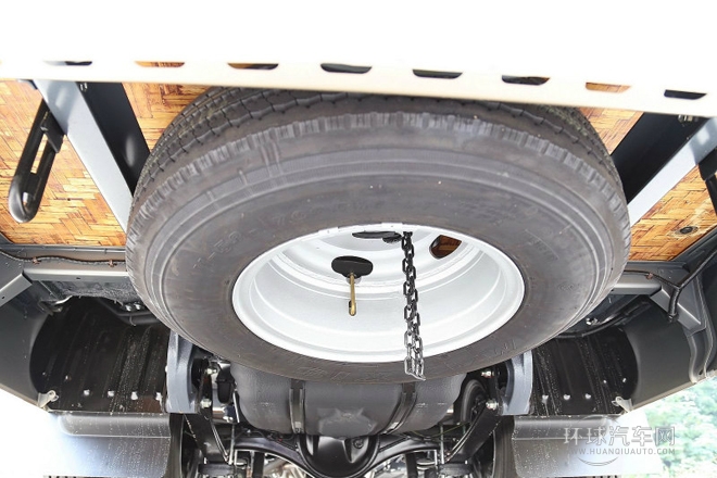 2013款 4.0L汽油豪華版 23座6GR