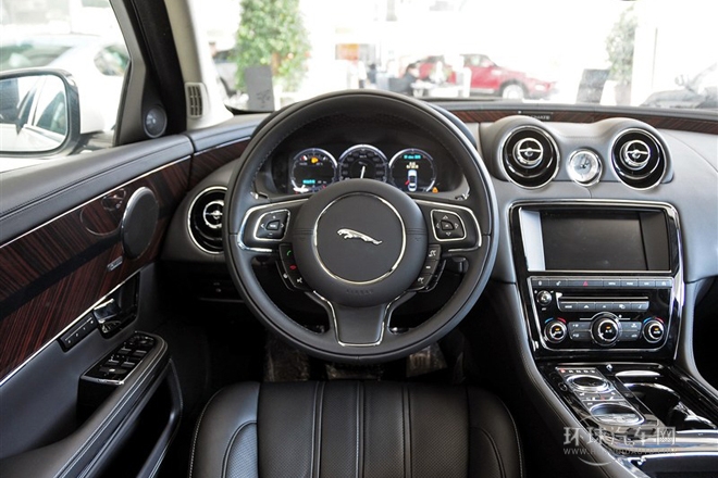 2013款 XJL 5.0 SC 巔峰創世版 四座