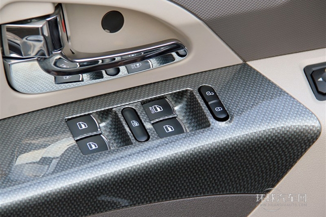 2014款 2.0T 8AT 自動創領版