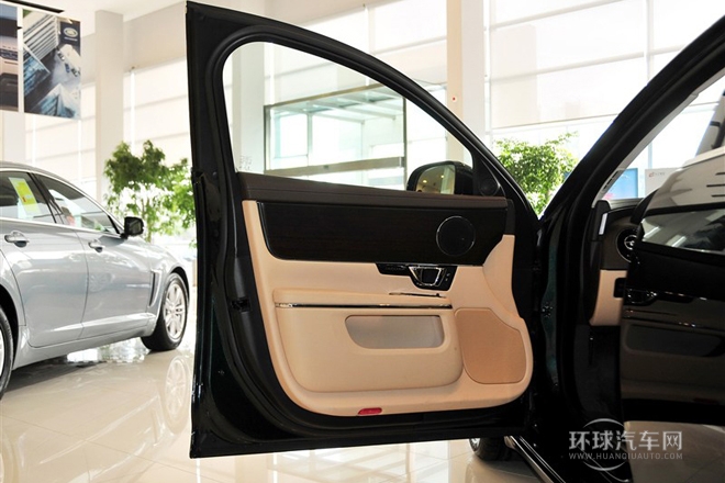 2014款 XJL 2.0T 兩驅(qū)典雅商務(wù)版